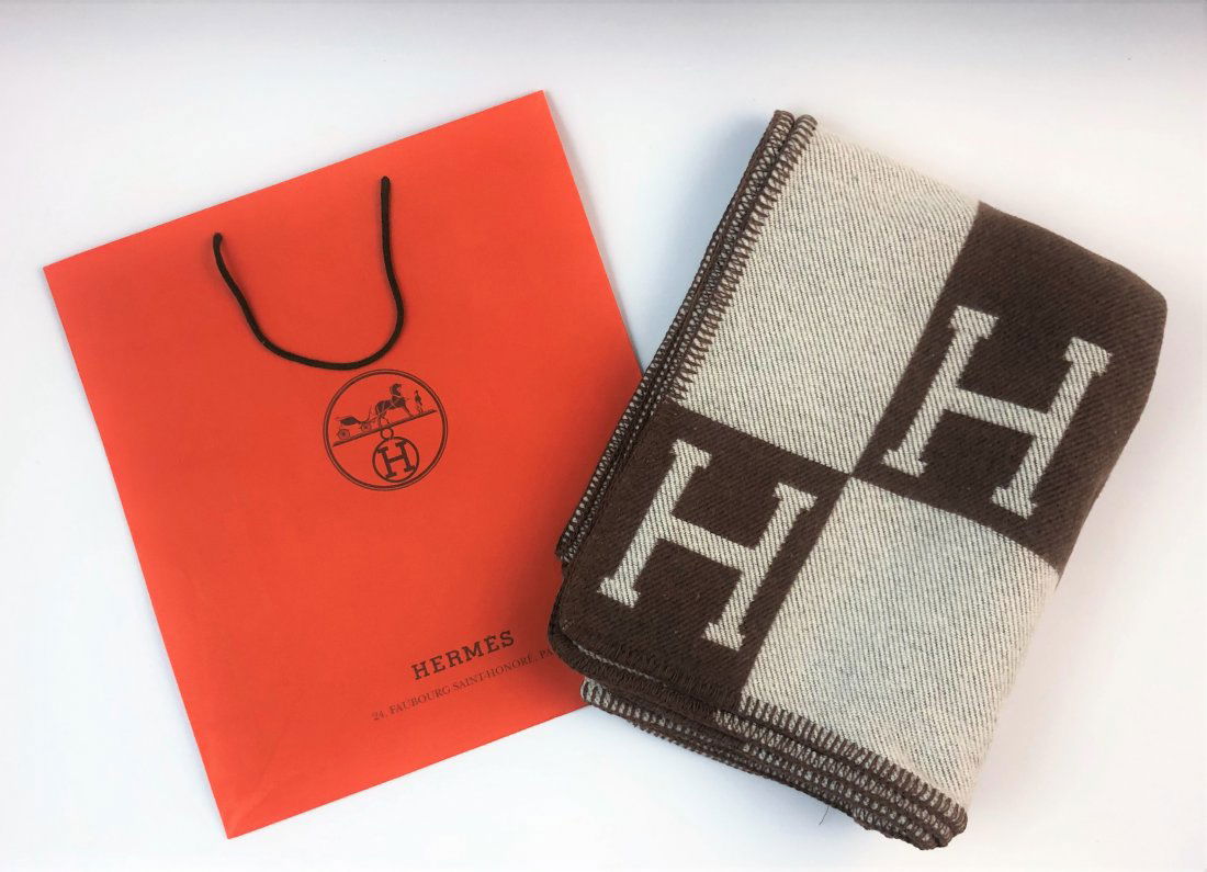 Hermes Avalon Blanket (1 of 2)