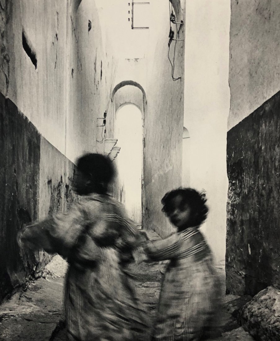Irving Penn - Moroccan Running Children, (Rabat), 1951: IRVING PENN (1917-2009) Moroccan Running Children, (Rabat), 1951 Sheet-fed gravure 10" x 8 1/2"