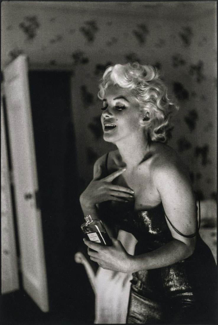 Ed Feingersh - Marilyn Monroe with Chanel No. 5 (1 of 1)
