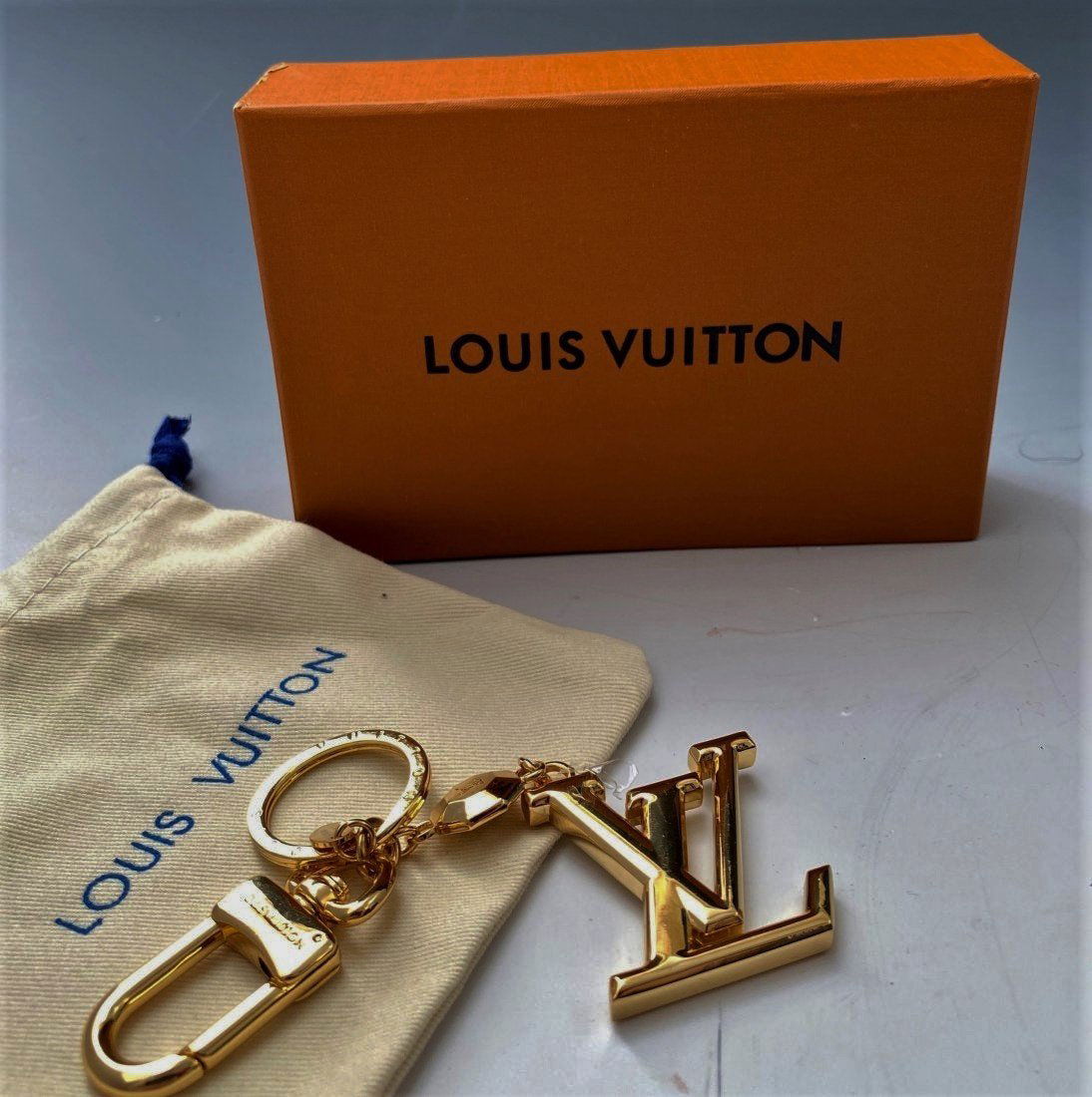 Louis Vuitton Bag Charm Key Holder LV Gold (1 of 1)