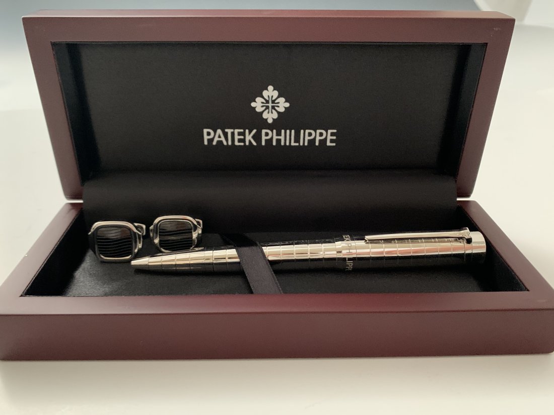 Patek Philippe Pen and Cufflinks (1 of 4)