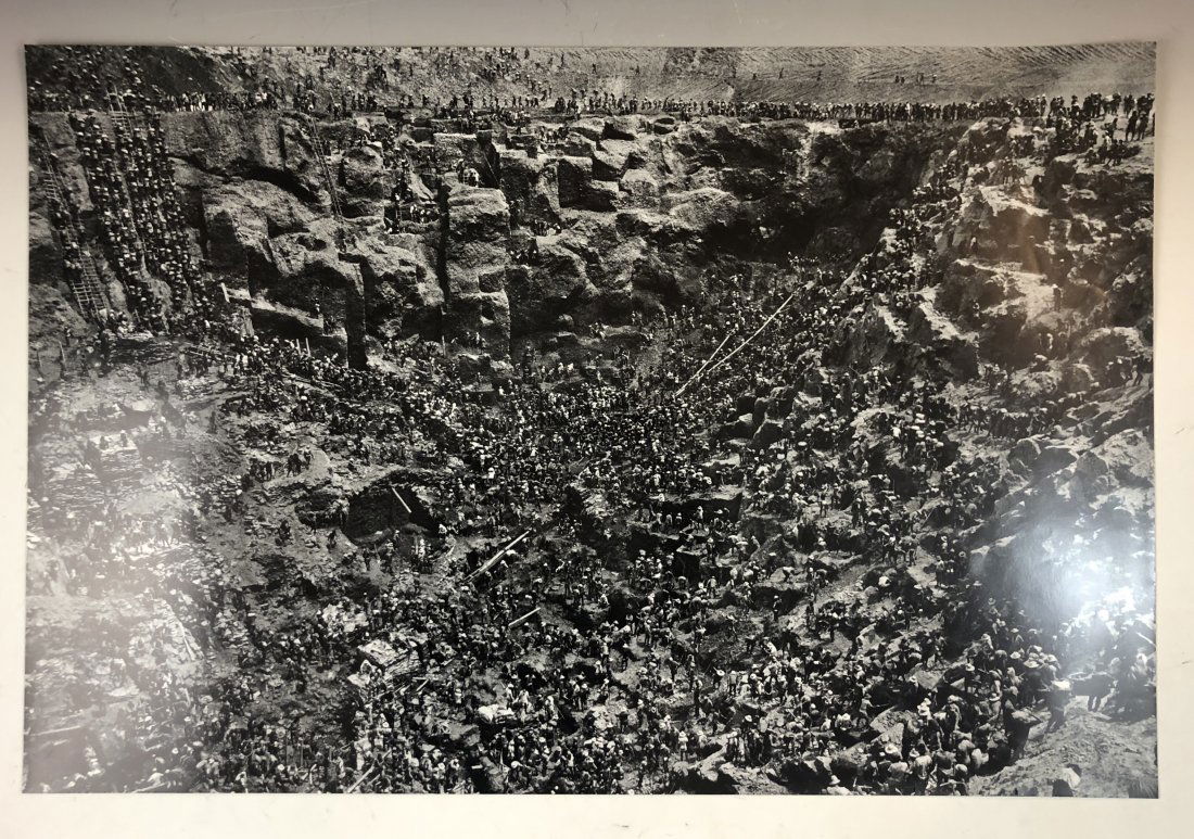 Sebastiao Salgado - Goldmine Serra Pelada, Brazil, 1986 (1 of 3)