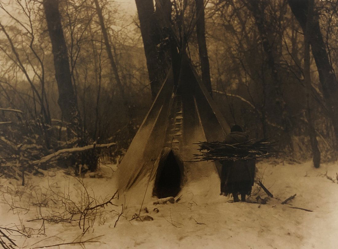 Edward Curtis - Winter Apsaroke, Crow tepee (1 of 1)