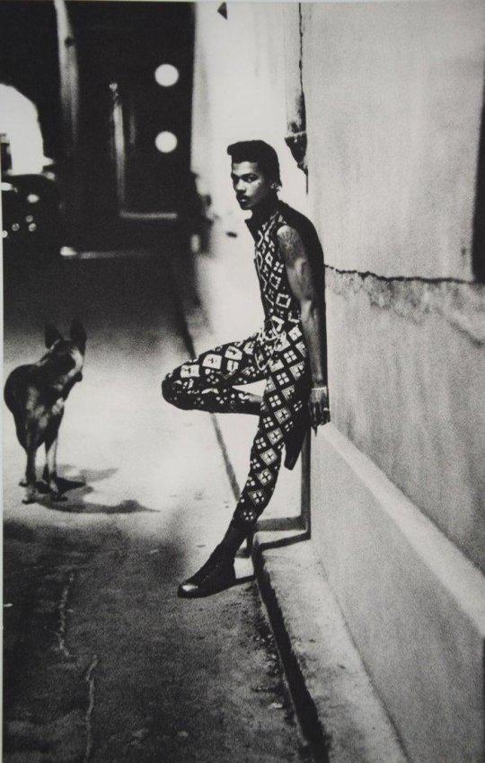 Ellen Von Unwerth - Stranger in Paris, 1984: ELLEN VON UNWERTH B. 1954 Stranger in Paris, 1984 Sheet-fed gravure c. 1994 Printed in Japan 14" x 9"