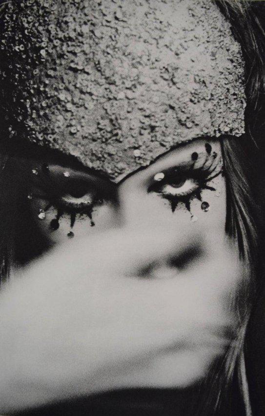 Ellen Von Unwerth - Dominic, NY 1989: ELLEN VON UNWERTH B. 1954 Dominic, NY 1989 Sheet-fed gravure c. 1994 Printed in Japan 14" x 9"