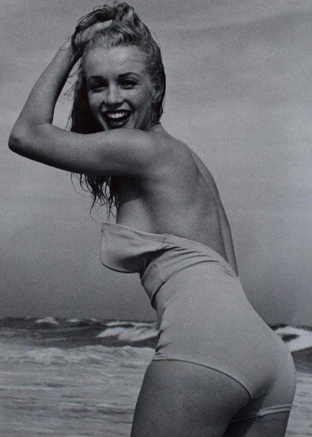 Andre de Dienes - Marilyn Monroe: ANDRE DE DIENES (1913-1985) Marilyn Monroe Photogravure c.1985 Printed in America 12" x 9 1/2"