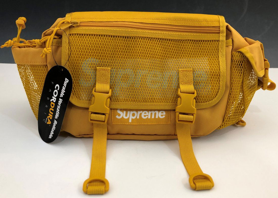 Supreme Waist Bag (SS20) Gold: SUPREME Supreme Waist Bag (SS20) Gold (brand new)