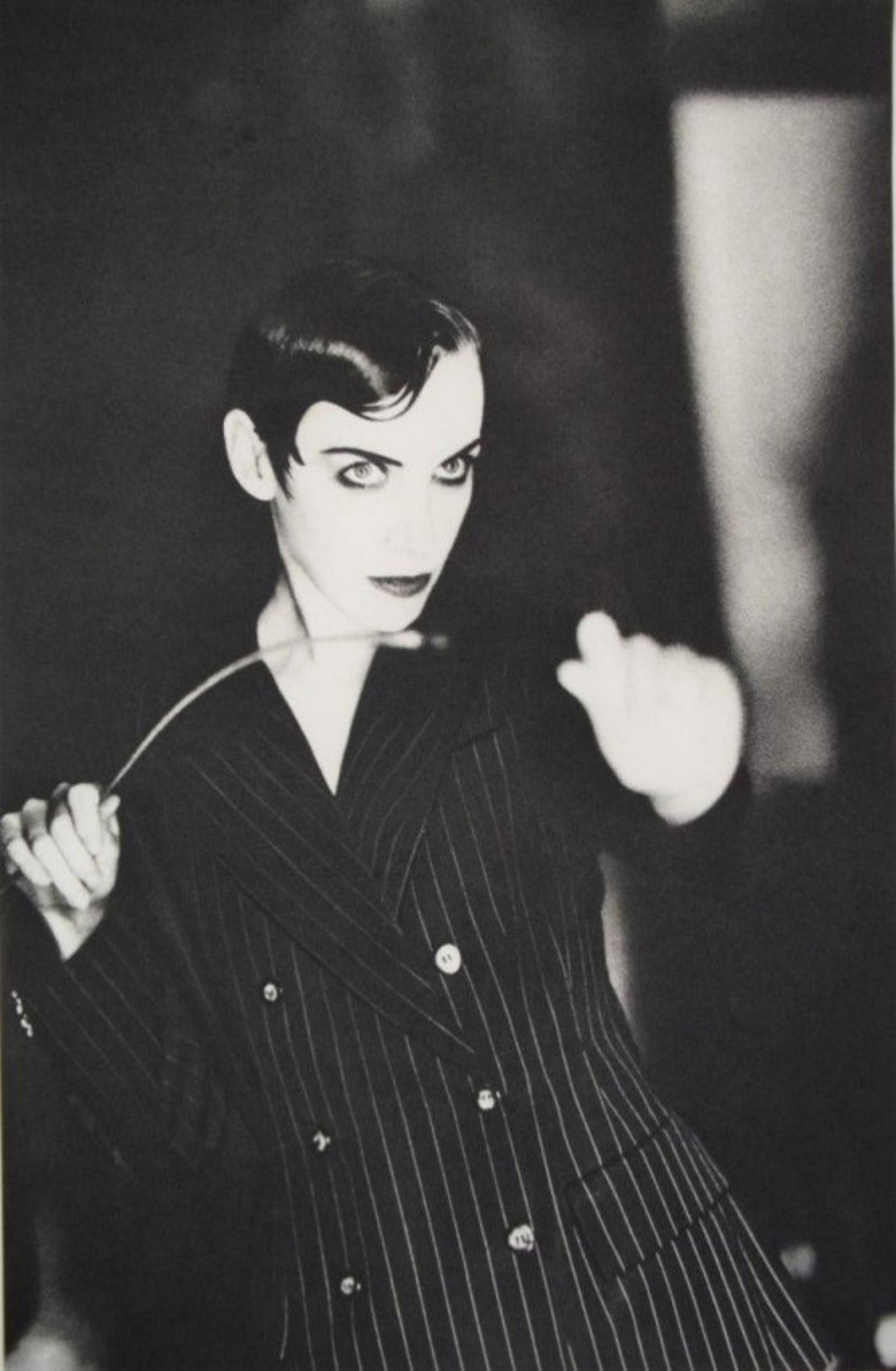 Ellen Von Unwerth - Annie Lenox 1995: ELLEN VON UNWERTH B. 1954 Annie Lenox 1995 Sheet-fed gravure c. 1994 Printed in Japan 14" x 9"