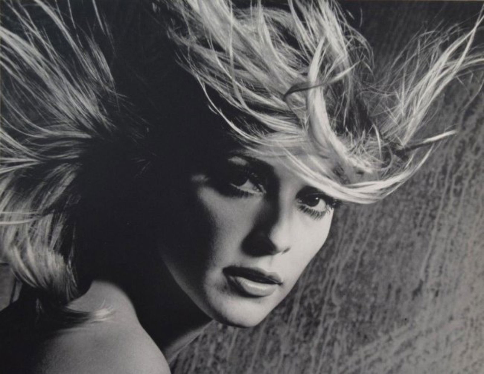 Philippe Halsman - Sharon Tate: PHILIPPE HALSMAN (1906-1979) Sharon Tate Sheet-fed gravure, 1970s Printed in Italy 8" x 10"