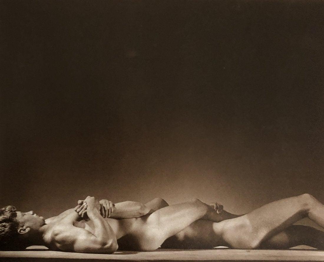 George Platt Lynes - ohne Titel, ca. 1952: GEORGE PLATT LYNES (B.1907-1955)ohne Titel, ca. 1940Photo-litho6 1/4" x 8"