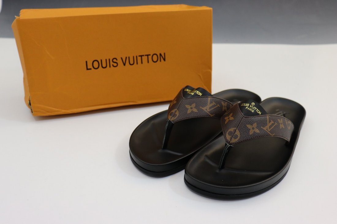 Louis Vuitton Mens Sandals: LOUIS VUITTON (PARIS) Sandals issued by Louis Vuitton for men