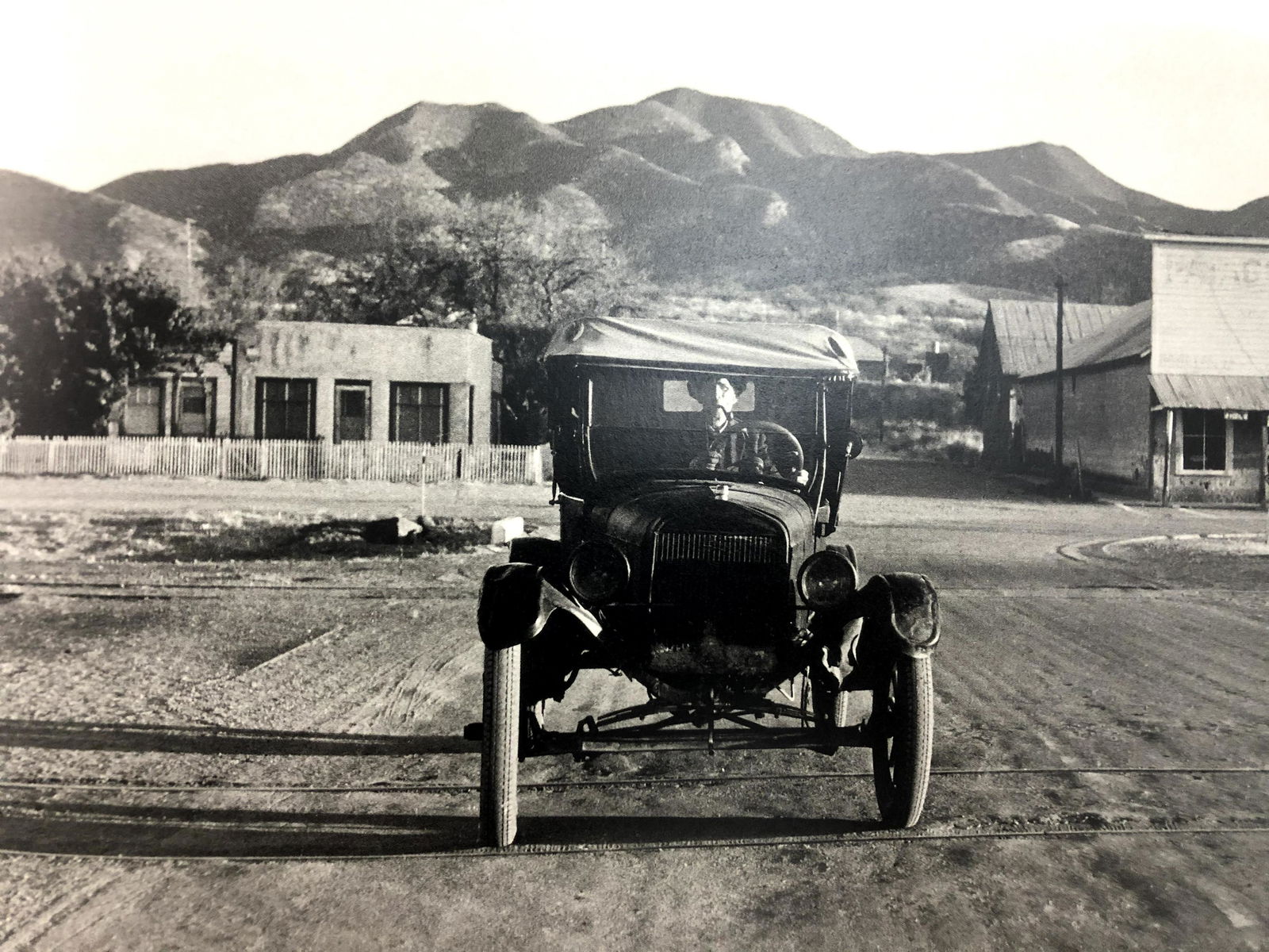 Bruce Davidsons - John & Kate Wall, Photo-Litho: BRUCE DAVIDSON - (B. 1946) John & Kate Wall Photo-Litho Printed circa later third quarter 20th century 6 1/2" x 9 5/8" (Image Size)