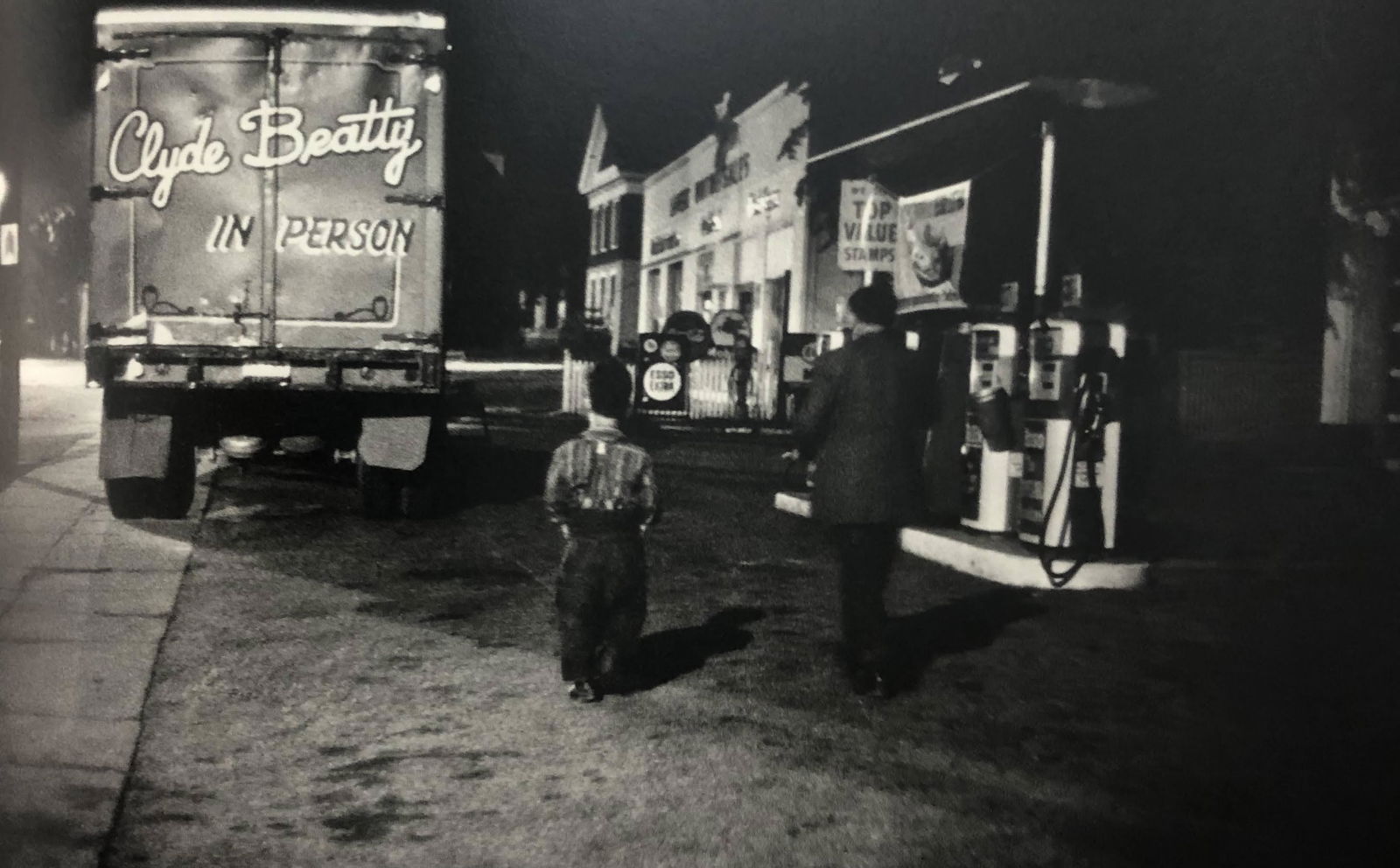 Bruce Davidsons - Cycle Beatty Circus, Photo-Litho: BRUCE DAVIDSON - (B. 1946) The Dwarf and the Clyde Beatty Circus Photo-Litho Printed circa later third quarter 20th century 6 3/8" x 9 5/8" (Image Size)
