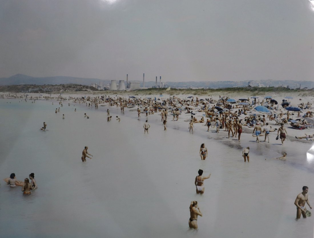 Massimo Vitali Beach Scene Glossy Photo Litho: MASSIMO VITALI (B. 1944) Beach Scene Glossy photo-litho, printed later 25" x 33"