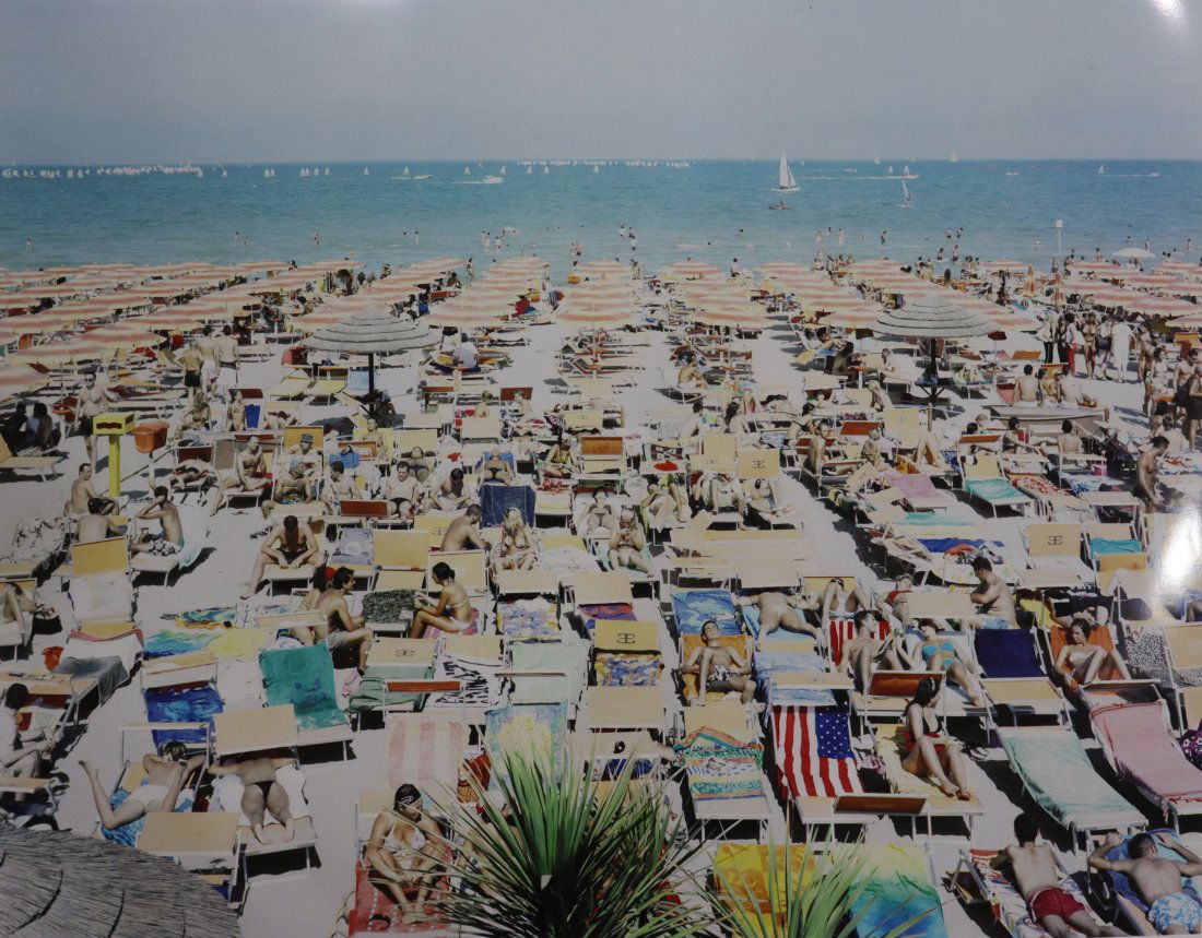 Massimo Vitali Beach Scene Glossy Photo-Litho: MASSIMO VITALI (B. 1944) Beach Scene Glossy photo-litho, printed later 25" x 33"