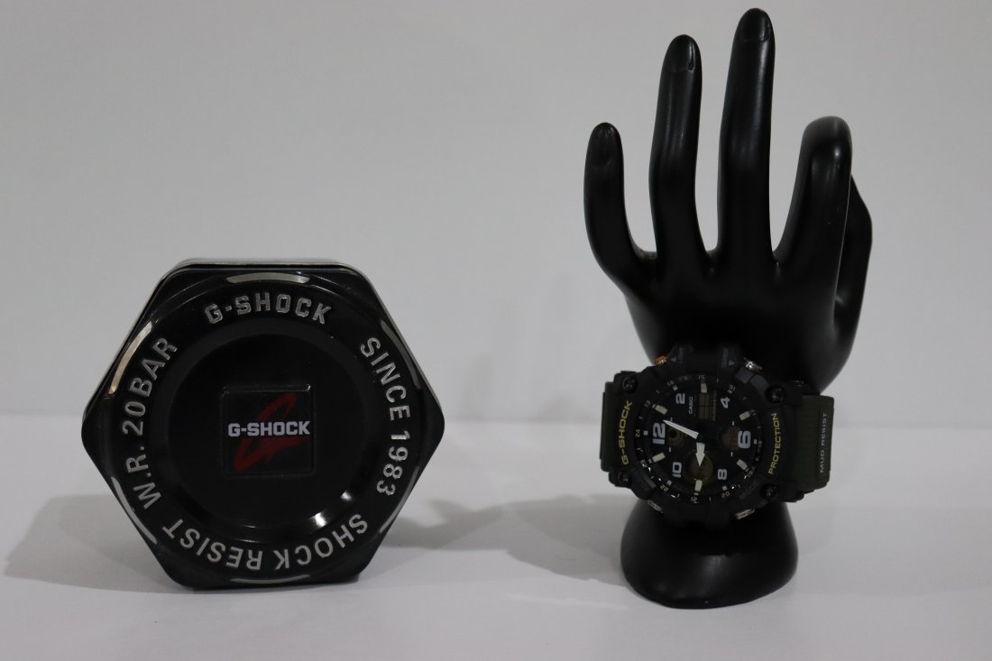 Casio (G Shock) Watch: G Shock watch issued by Casio with case