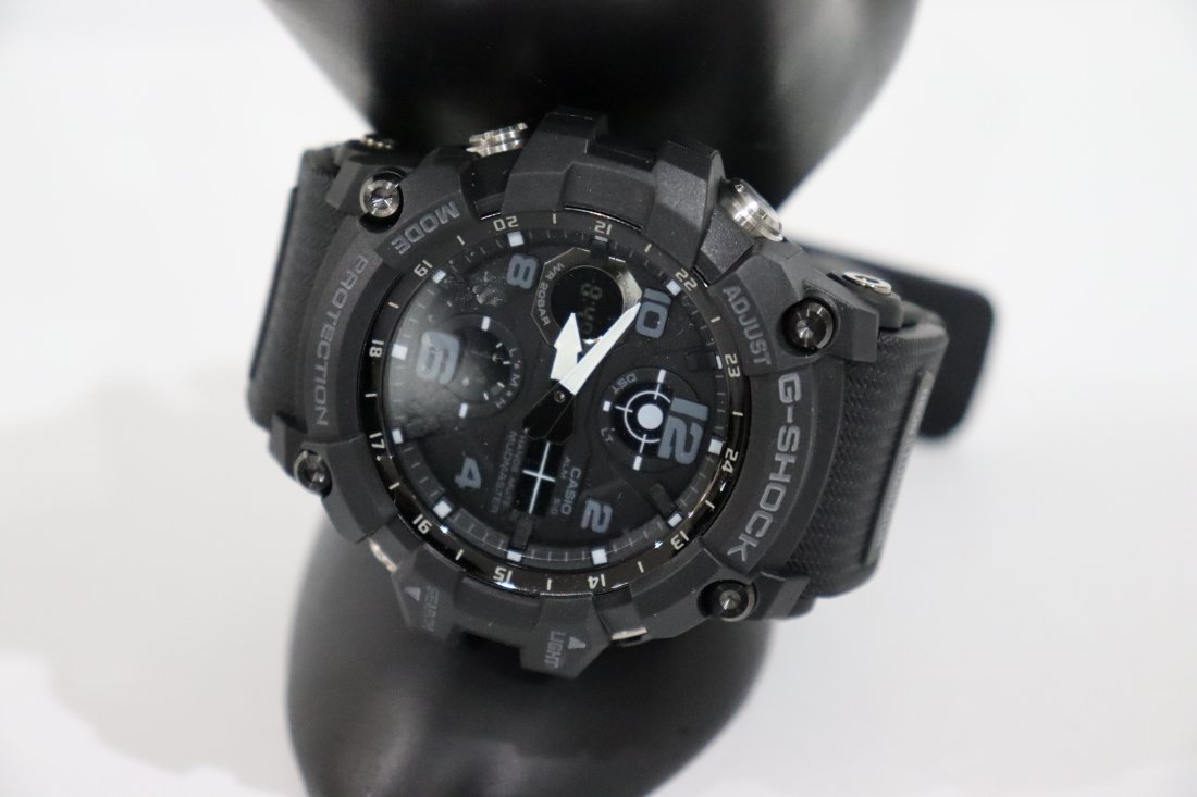 Casio (G Shock) Watch: G Shock watch issued by Casio with case
