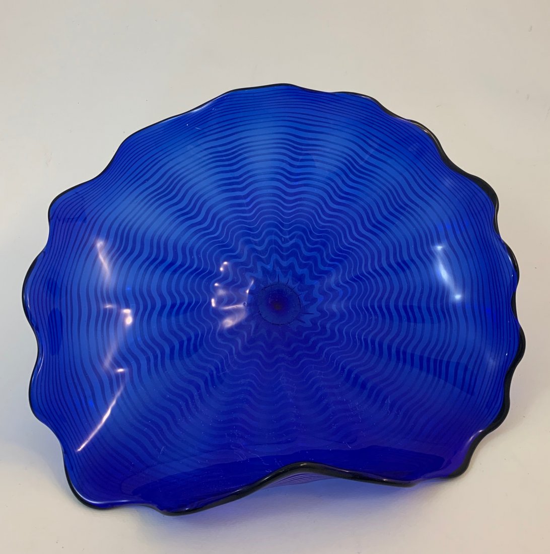 Attributed to Dale Chihuly Sea Form Persian Glass: ATTRIBUTED TO DALE CHIHULY (B. 1941) Dark Blue Sea Form, Persian Series 13" in total size