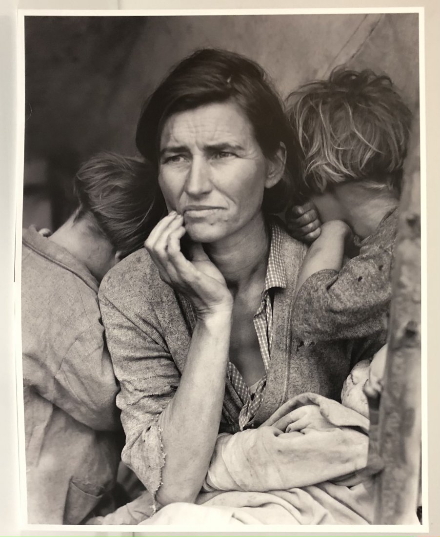 Dorothea Lange - Migrant Mother, Nipomi, Print: DOROTHEA LANGE (1895-1965) Migrant Mother, Nipomi, CA Print Printed second half 20th c. 20" x 16"