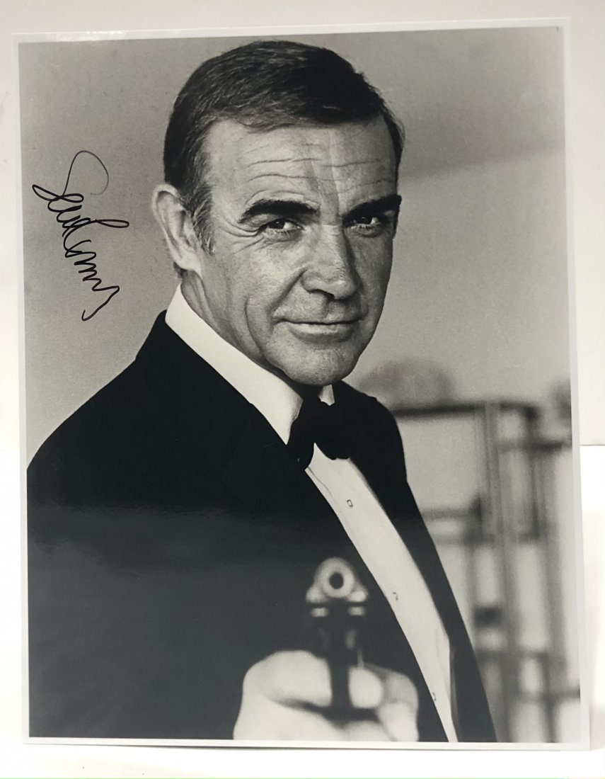 Sean Connery James Bond Photograph: SEAN CONNERY (1930-2020) Photograph 13 3/4" x 10 3/4"