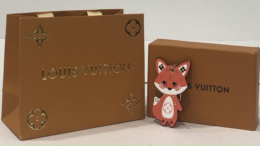 Louis Vuitton Fox Bag Charm/Key Holder: LOUIS VUITTON (PARIS) Fox bag charm key holder issued by Louis Vuitton, stamped to backside, included box