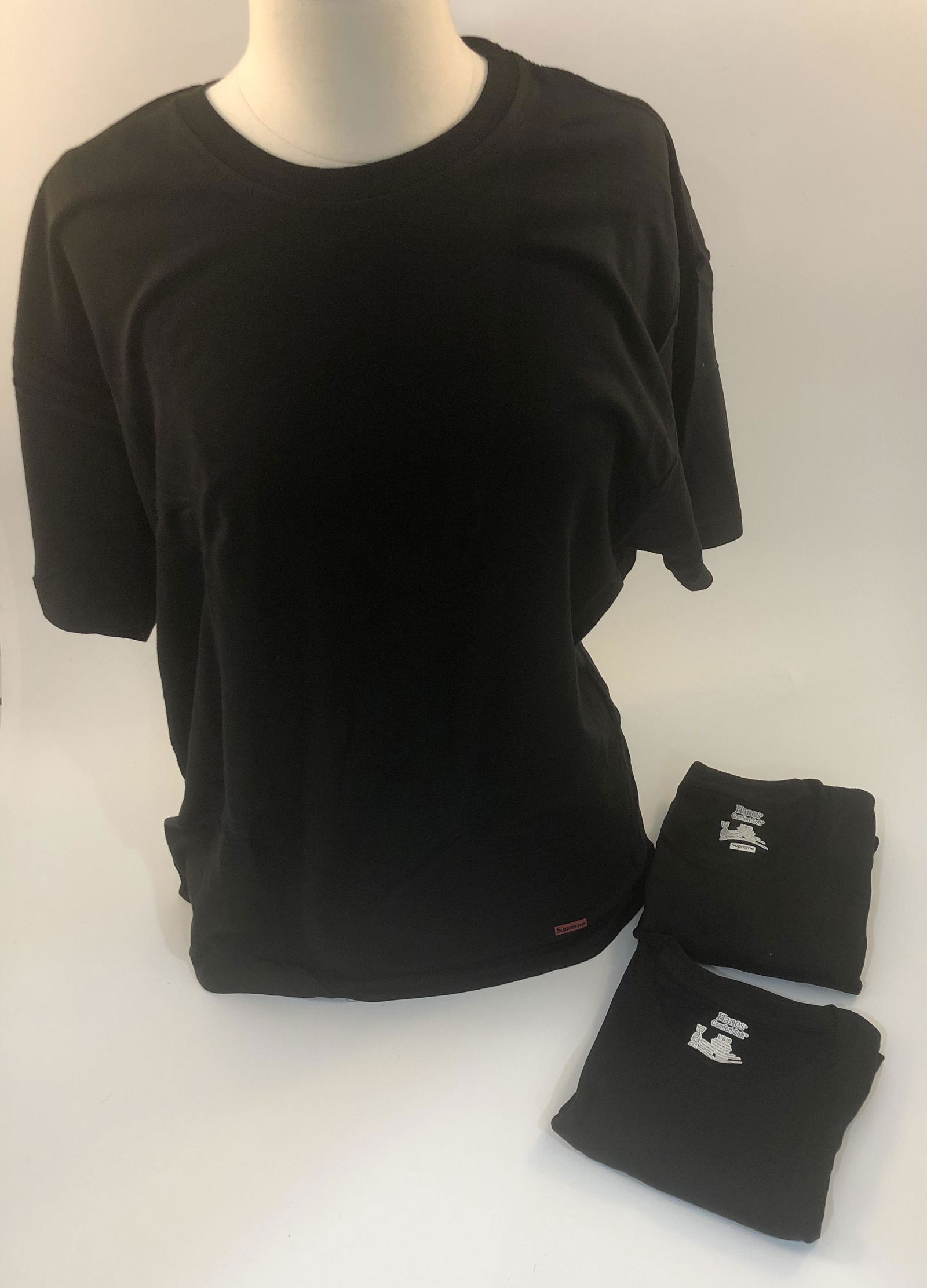 Supreme Comfort Soft TShirts: SUPREME Black TShirts issued by Supreme Pack of 3 shirts Size Large(L)