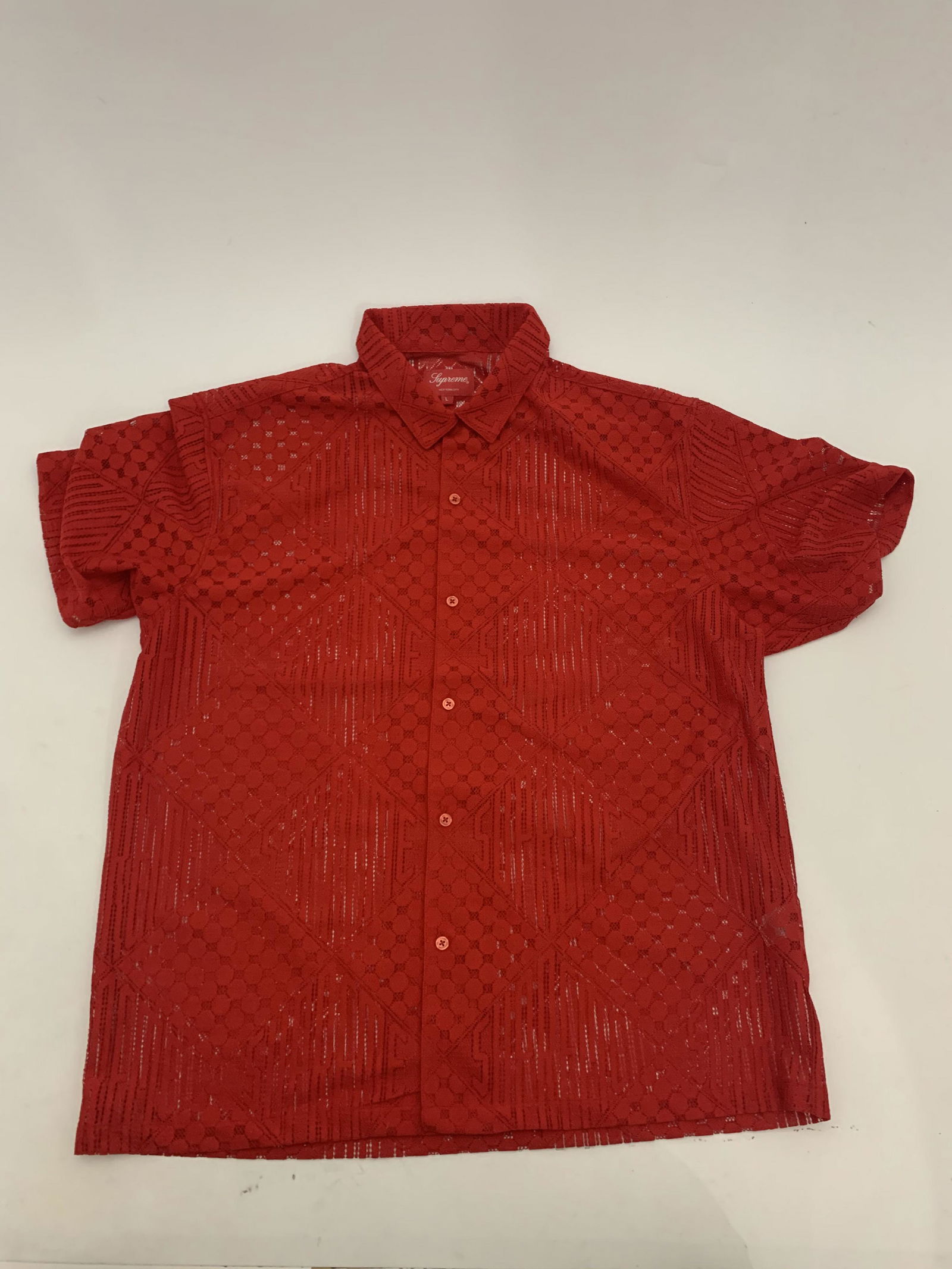 Supreme Shirt: Shirt Size Large