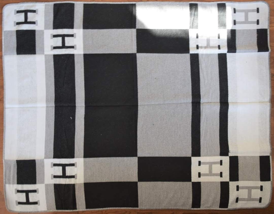 Avalon Cashmere Wool Blanket (1 of 2)