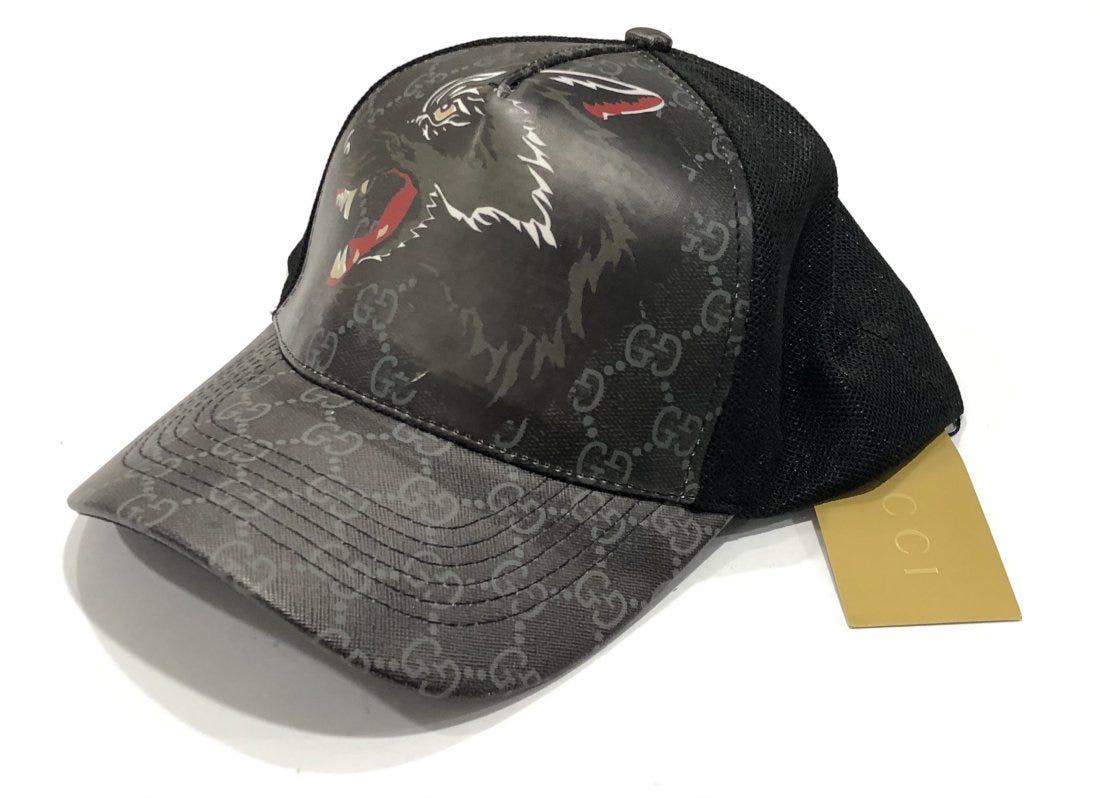 Gucci Hat: Hat issued by Gucci