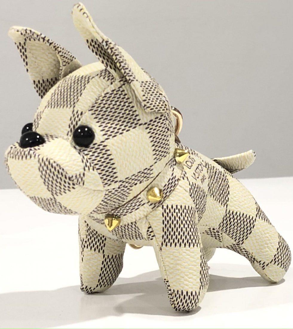 Dog Keychain: Dog Keychain ; 4" x 5"