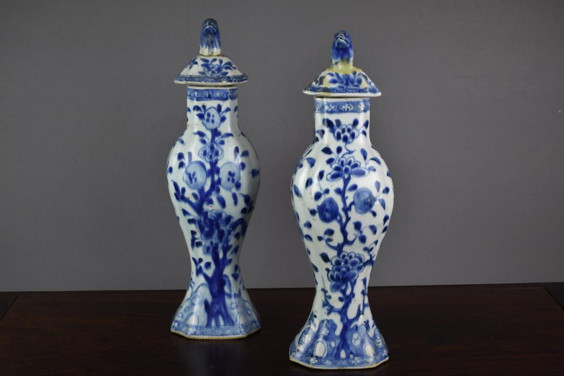 PAIR OF CHINESE KANGXI PERIOD B/W COVERED VASES (1 of 12)