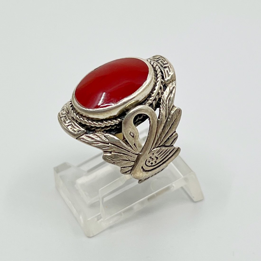 Deco sterling silver carnelian swan ring: Measurements: 7/8" Wide Size: 5 1/2 Gemstone: 14x10mm carnelian Material: sterling silver Signed: 925 Condition: like new SKU-325