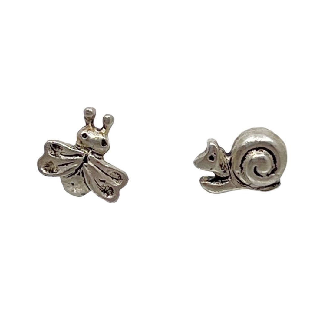 Sterling silver snail & bee stud earrings: Measures: 5mm long by 7mm wide Hallmark: 925 Condition: like new SKU-444