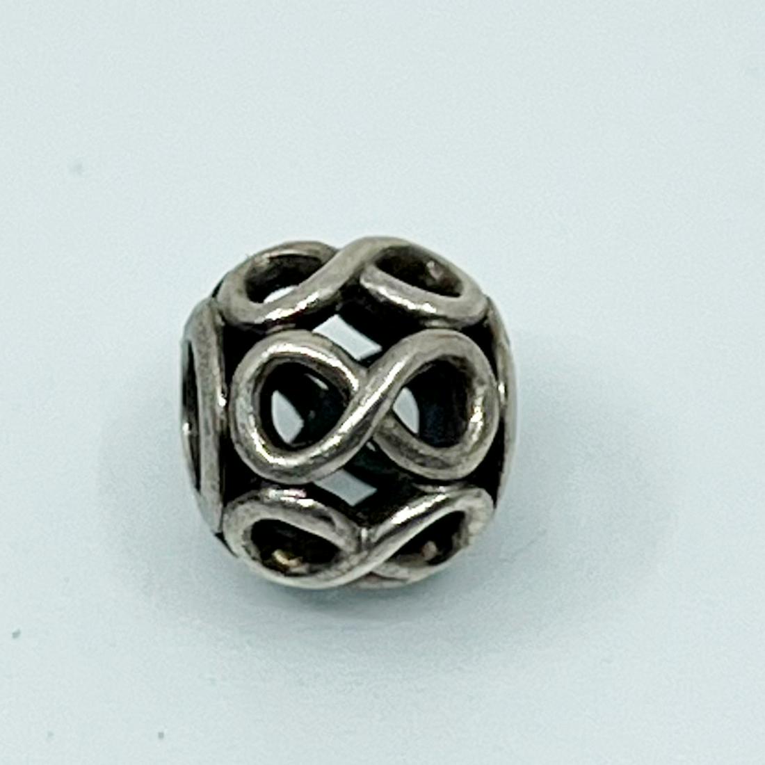 PANDORA sterling silver infinity bead charm (1 of 2)