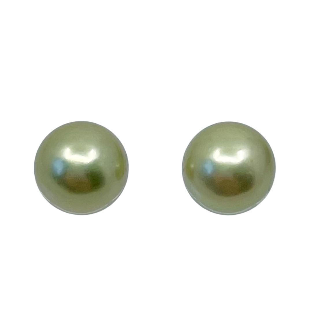 Honora Sterling silver 8mm olive green pearl stud earrings: Measures: 8mm long Crafted with 8mm olive green pearl Condition: like new SKU-695