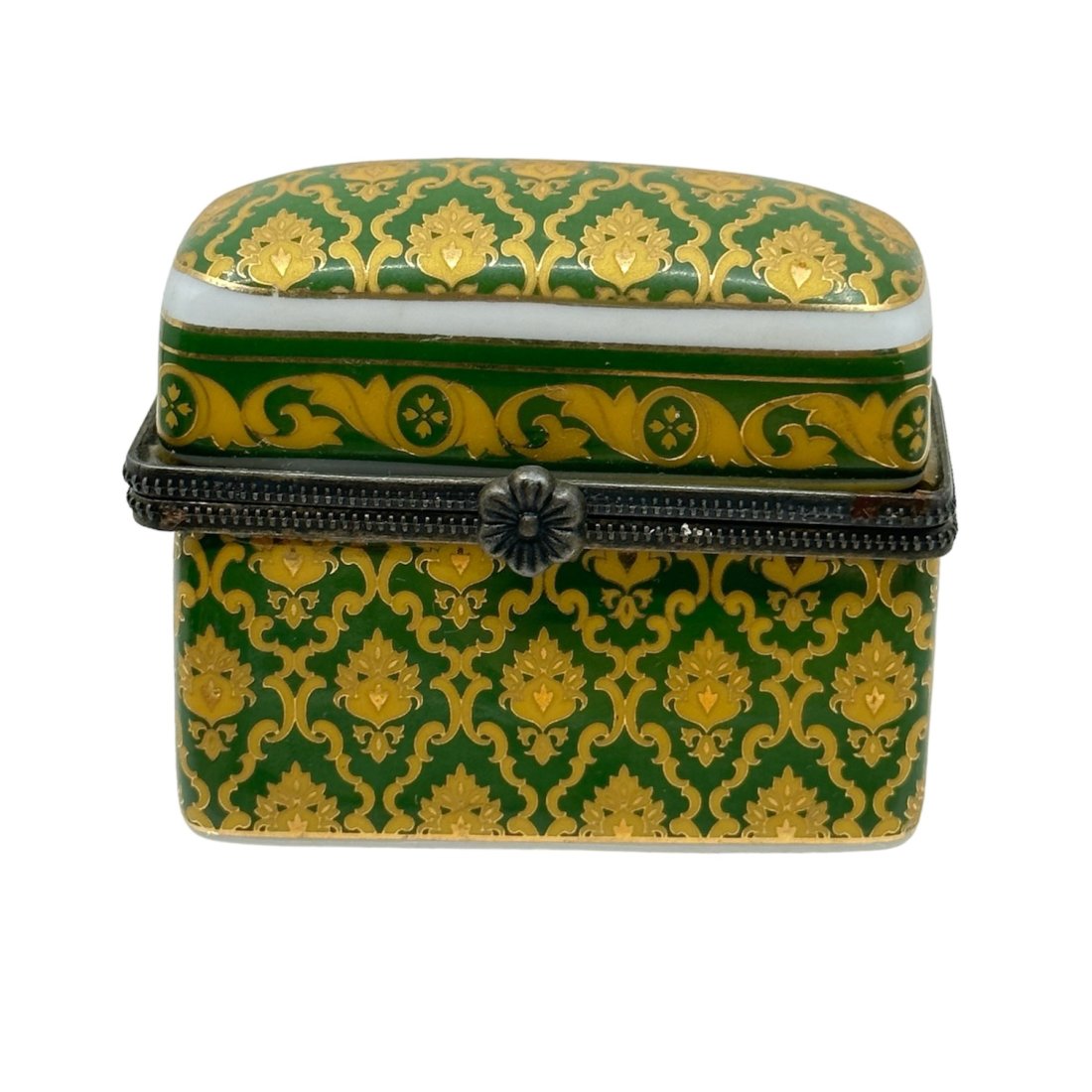 Vintage hand painted 22k gold Porcelain trinket box: Measures: 2 1/4" long by 1" wide & 2" wide In good condition SKU-779