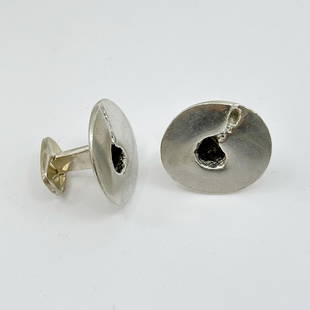 Poul Havgaard Lapponia Helsinki Finland sterling silver cufflinks: Measures: 1 1/16" long by 1" wide Hallmark: 925H Sterling Finland Lapponia Poul In very good condition SKU-1000