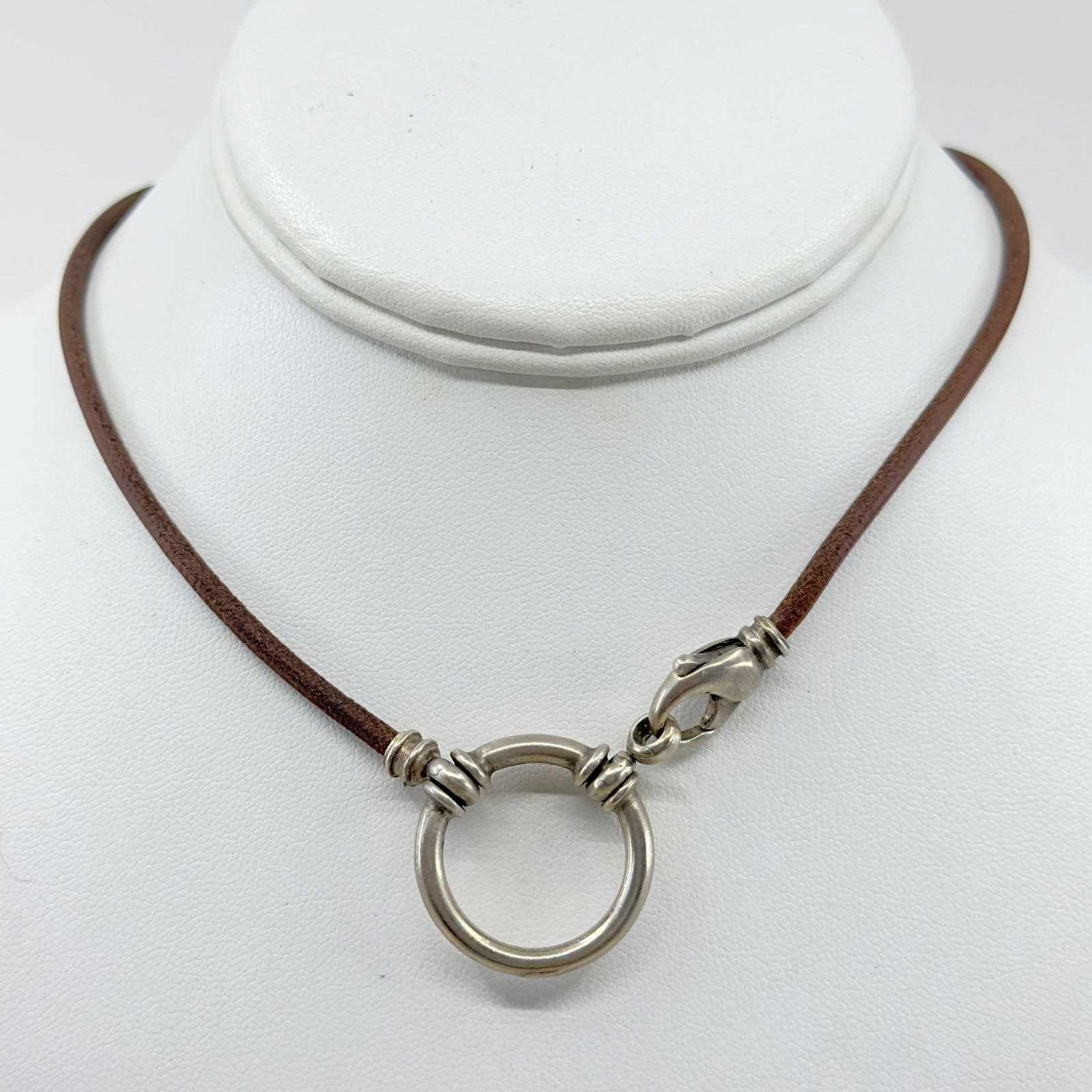 La Loop sterling silver leather necklace (1 of 4)