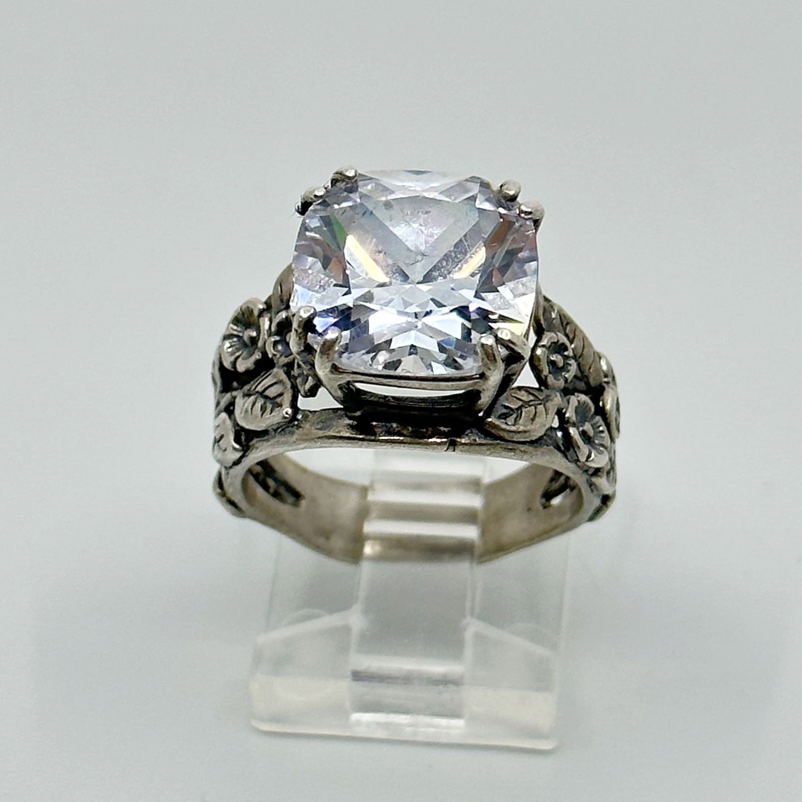 Israeli Sterling silver cubic zirconia ring (1 of 4)