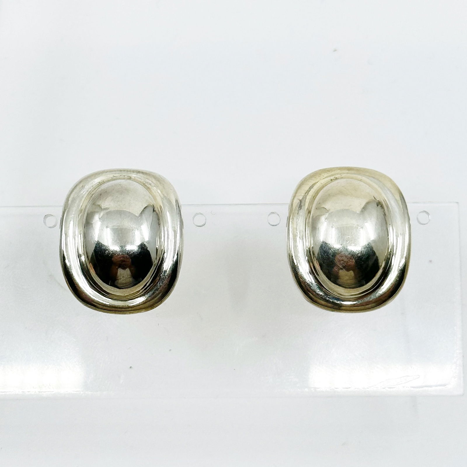 Bayanihan Sterling silver earring (1 of 4)