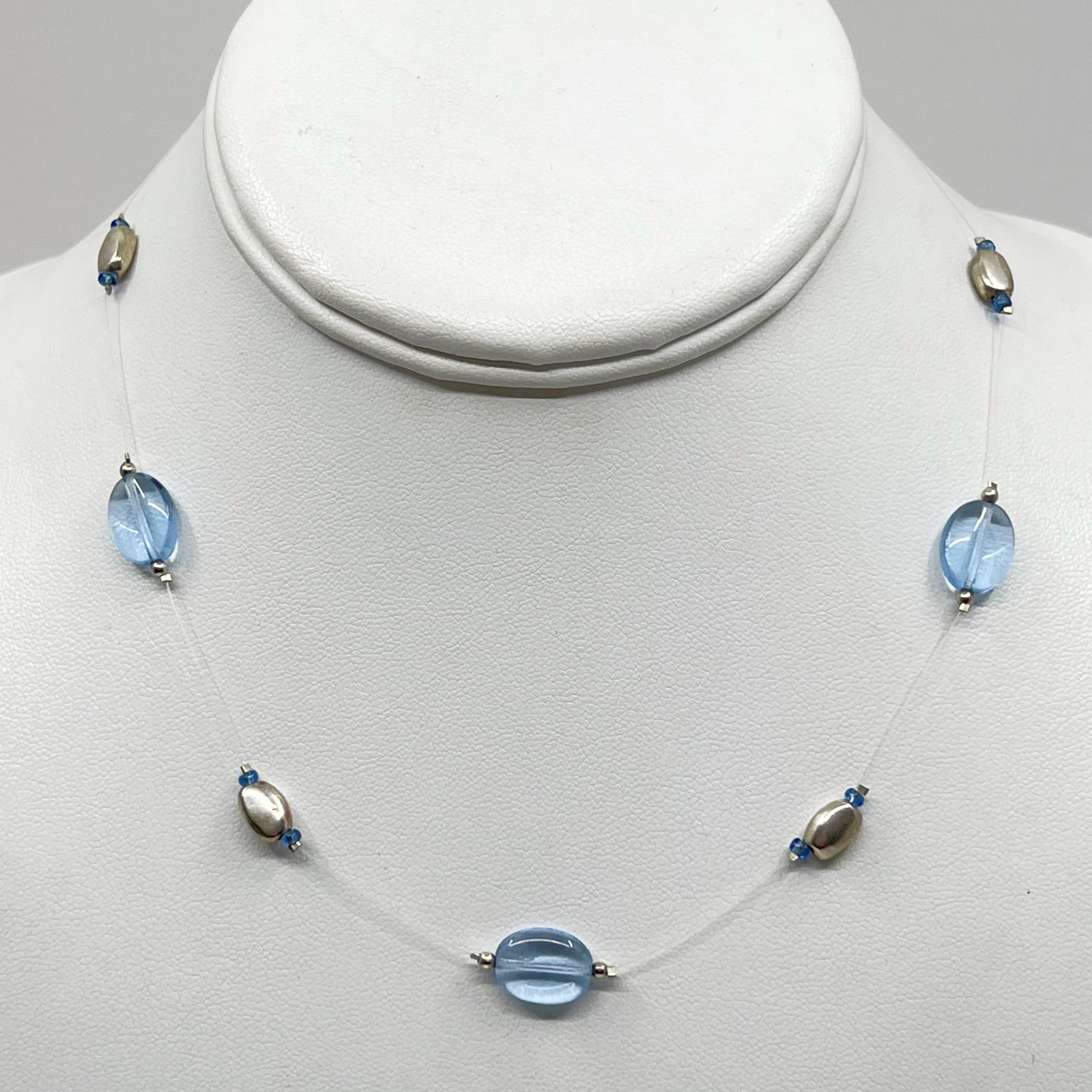 Melissa Rivers sterling silver glass bead necklace: Measures: 16" long Crafted with glass & sterling silver beads Hallmark: melissa Rivers 925 Condition: like new SKU-1557