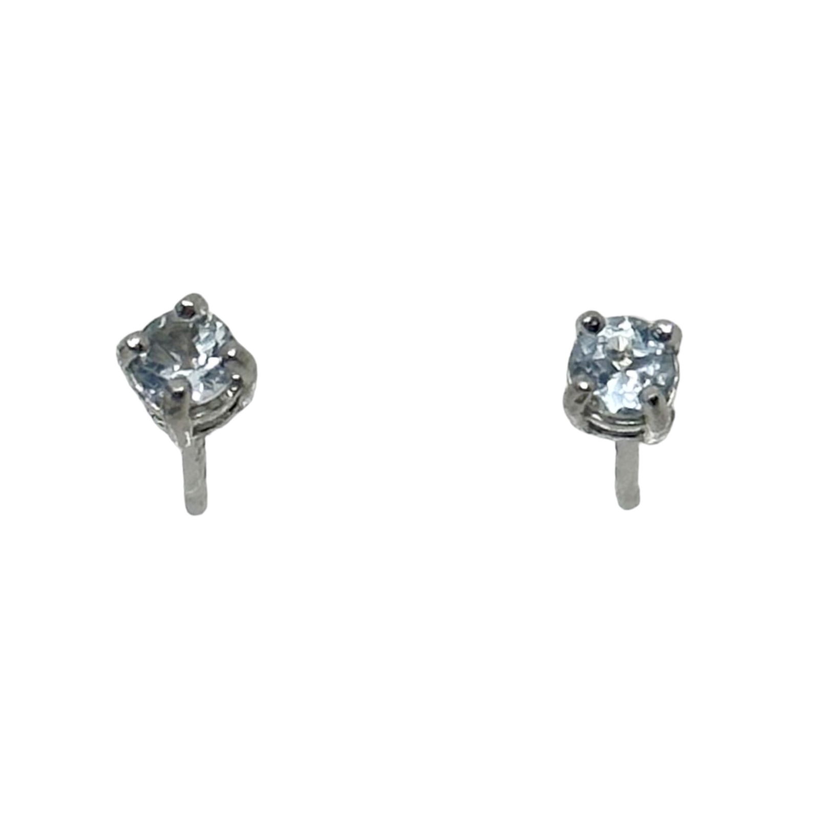Sterling silver blue topaz stud earrings SKU-301: Measures: 3mm long Crafted with 3mm blue topaz Hallmark: 925 In very good condition SKU-301