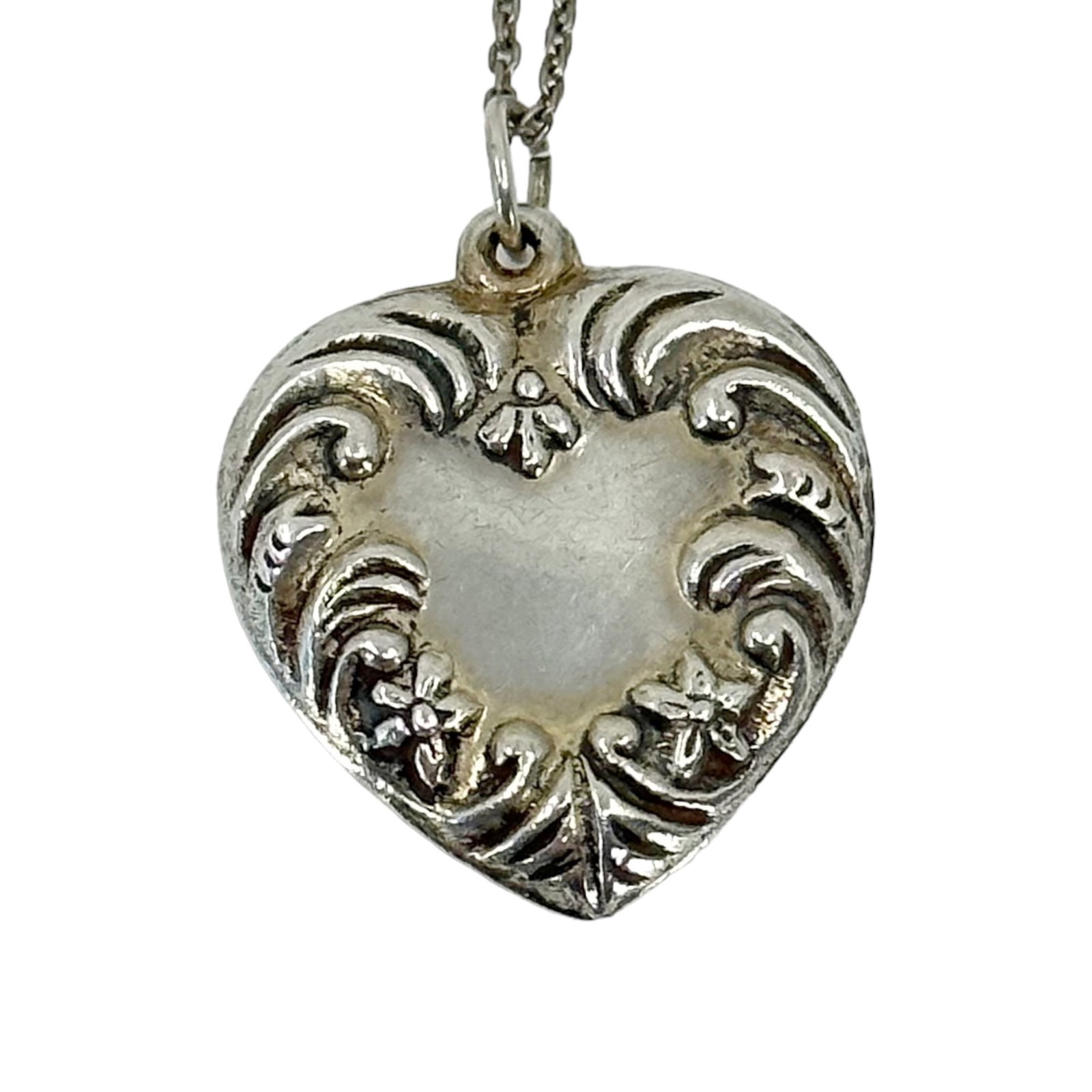 Vintage Sterling silve puffy heart pendant SKU-529: measures: 1" long by 3/4" wide In very good condition SKU-529