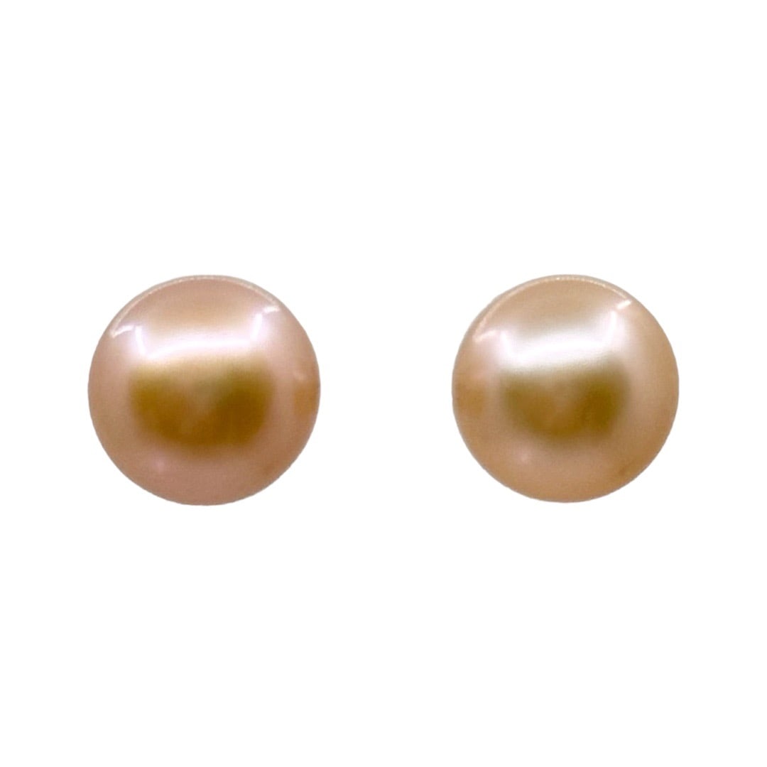 Sterling silver Mauve pearl stud earrings SKU-793: Measures: 9mm wide Crafted with freshwater pearls Hallmark: 925 In very good condition SKU-793