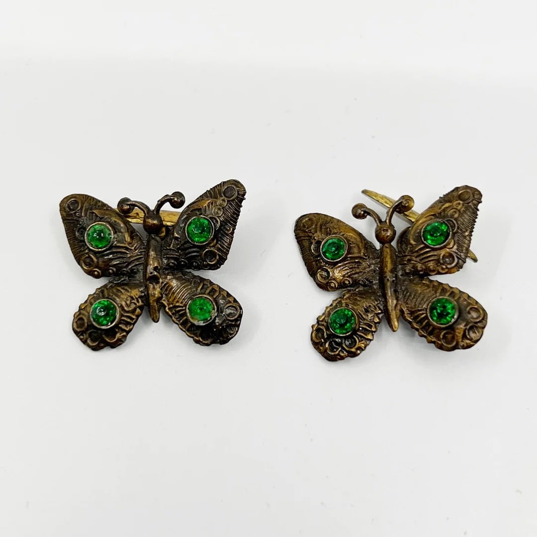 vintage bronze emerald rhinestone butterfly cufflinks SKU-1809: Measures: 1 1/8" long by 2" wide Crafted with emerald rhinestone Condition: like new SKU-1809