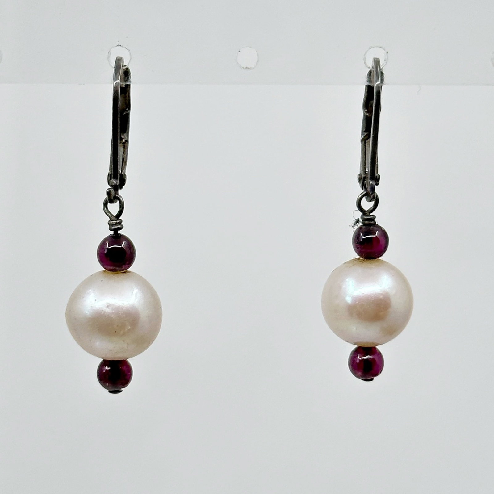 Hand Made Sterling silver pearl & garnet earrings SKU-445: Measures: 1 3/8" long crafted with 4mm garnet & 10mm freshwater pearl In very good condition SKU-445
