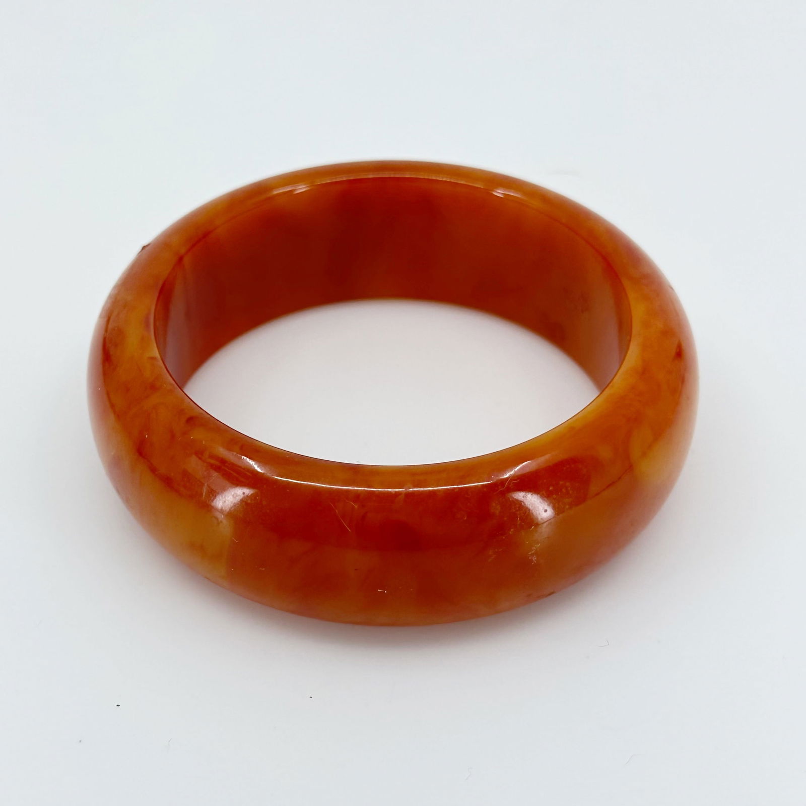 Vintage bakelite bangle bracelet SKU-1638 (1 of 4)