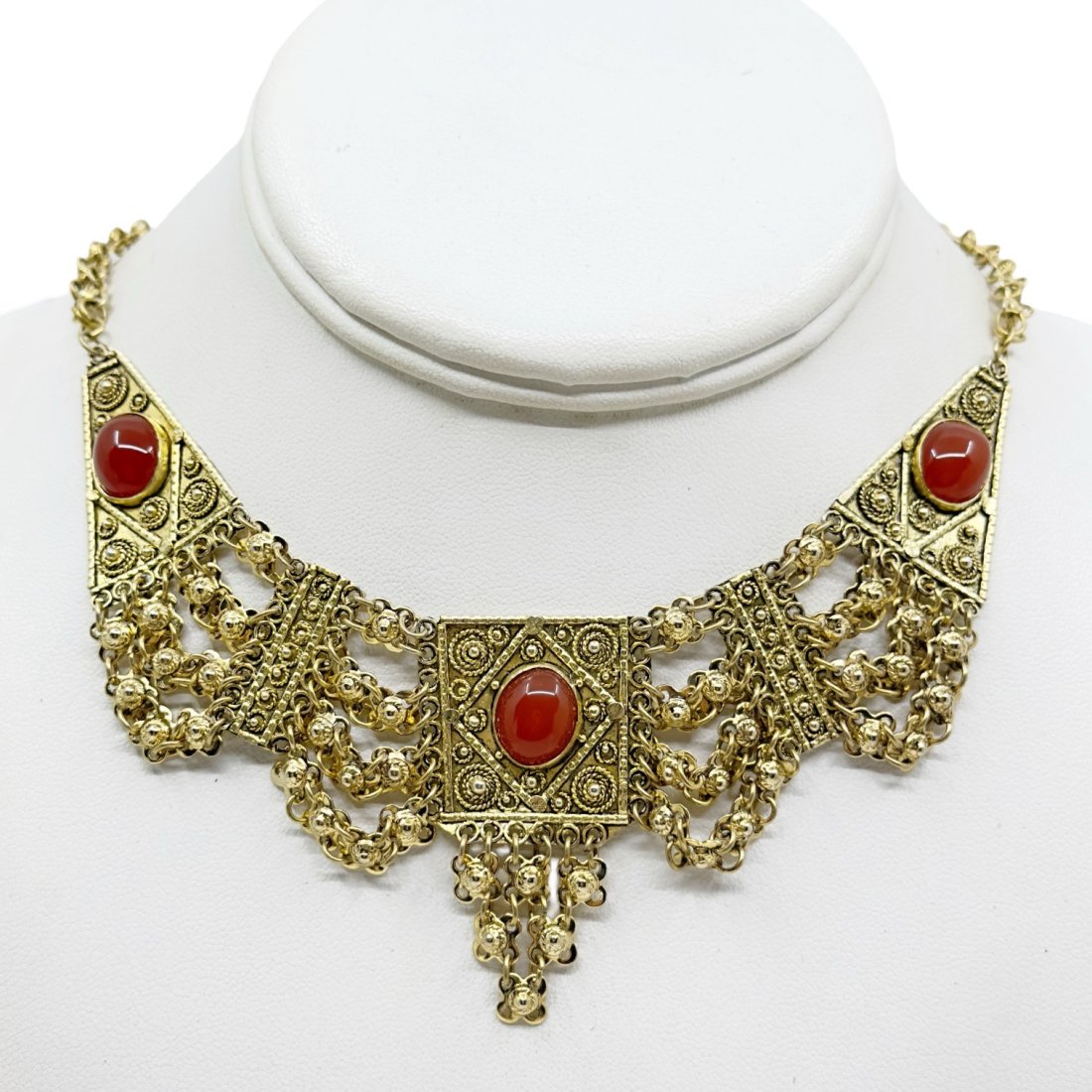 Israel Gold Vermeil sterling silver carnelian necklace SKU-749: Measures 15" long by 1 7/8" wide Crafted with 11x9mm carnelian cabochon Hallmark: Israel 925 In very good condition SKU-749