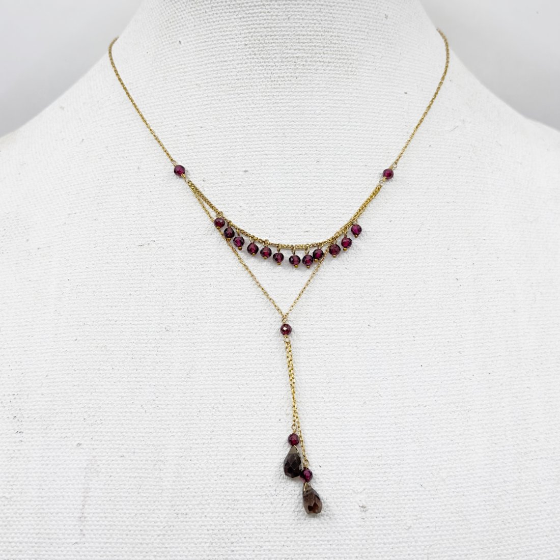 Hand Made Gold Filled garnet bead necklace SKU-760: measures: 16 1/2" long crafted with 4mm to 10x5mm garnet beads Hallmark: N/A In very good condition SKU-760 
