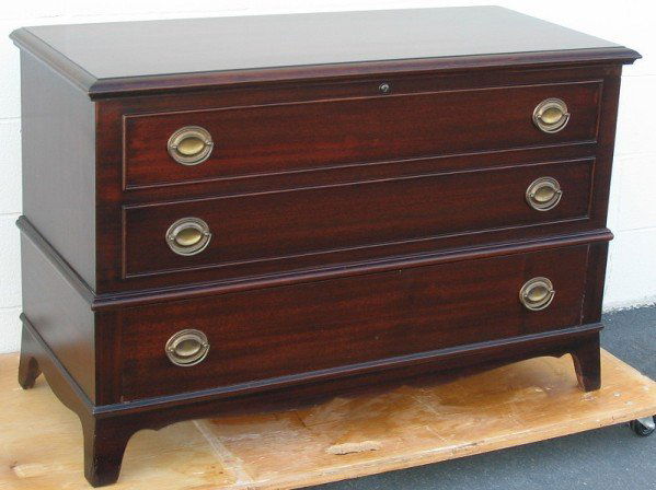Unusual Duncan Phyfe Mahogany Cedar Chest wDrawer: Very nice vintage Lane cedar chest in great condition. Even the drawer is cedar lined. 44" wide, 289" tall, 19" deep.